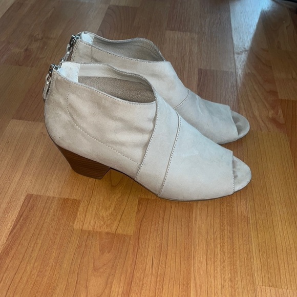 Nurture women’s tan Bardin open toe booties Size 6.5 - Picture 2 of 12